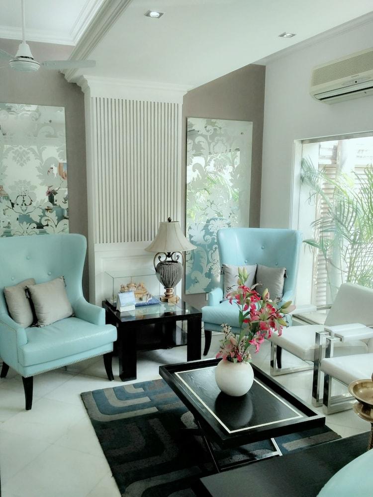 Hotel Palm Greens New Delhi Bagian luar foto