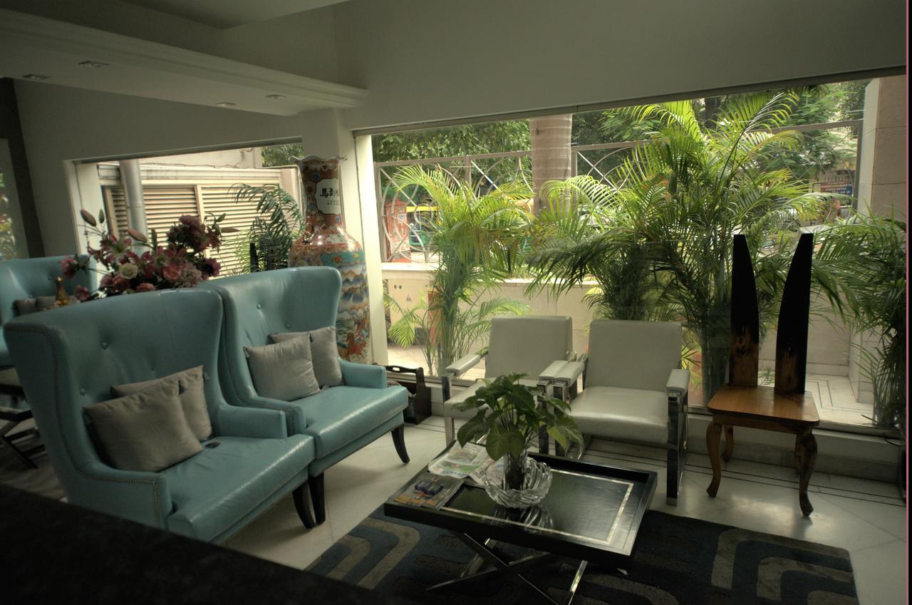 Hotel Palm Greens New Delhi Bagian luar foto